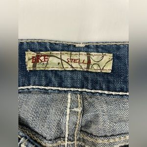 Women’s buckle BKE Stella bootcut jeans. Size 23 x 33 1/2.